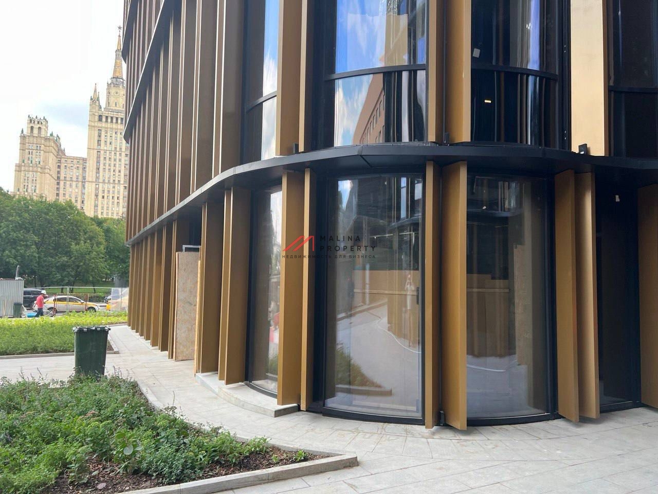 Продажа торгового помещения в премиум ЖК "Sky View" 