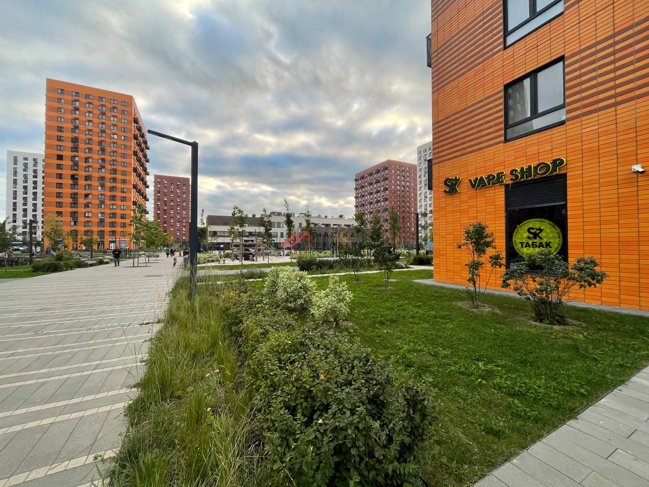 Продажа торгового помещения с арендатором в ЖК "Саларьево" 