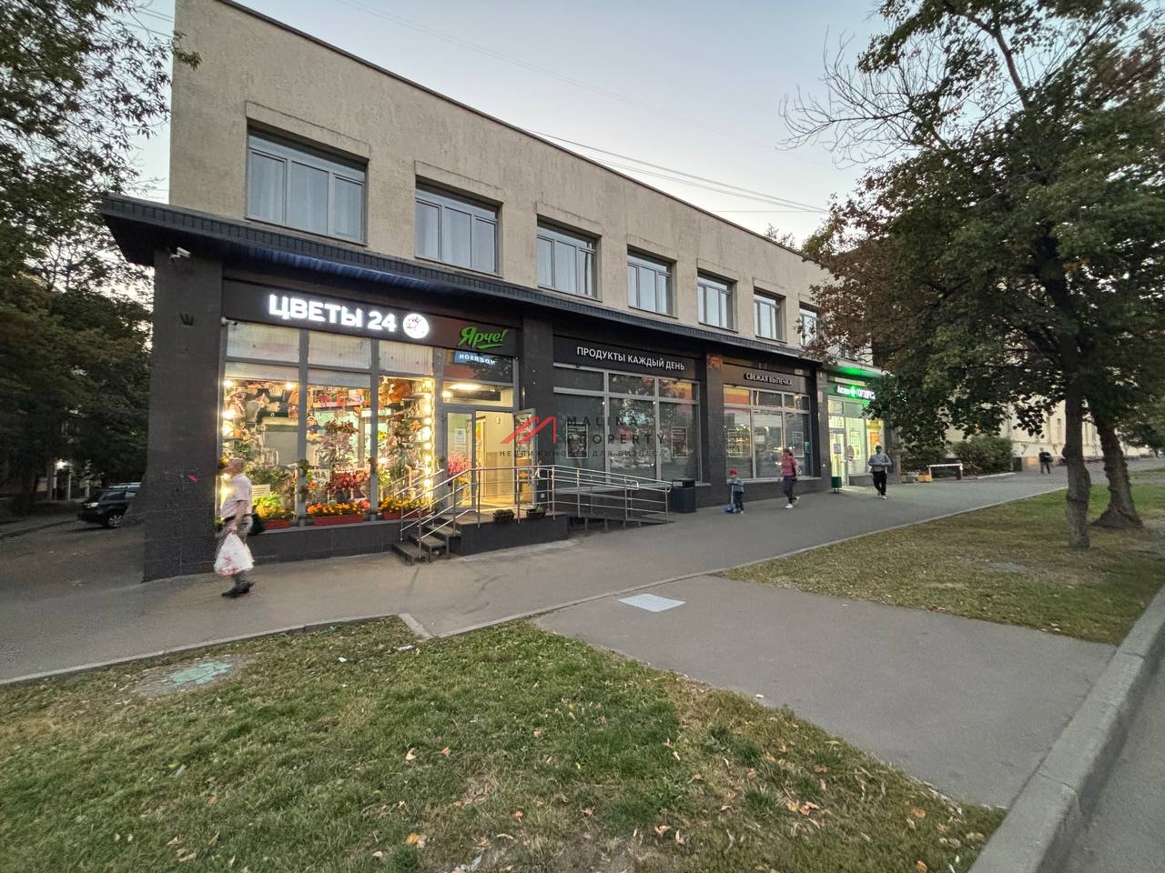 Продажа торгового здания с арендаторами