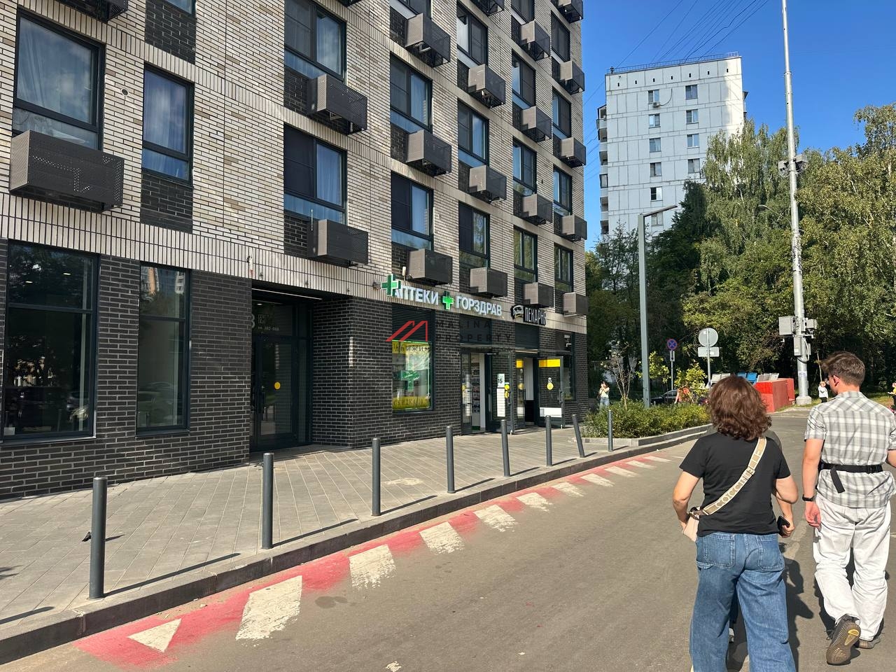 Продаж торгового помещения с аптекой Горздрав