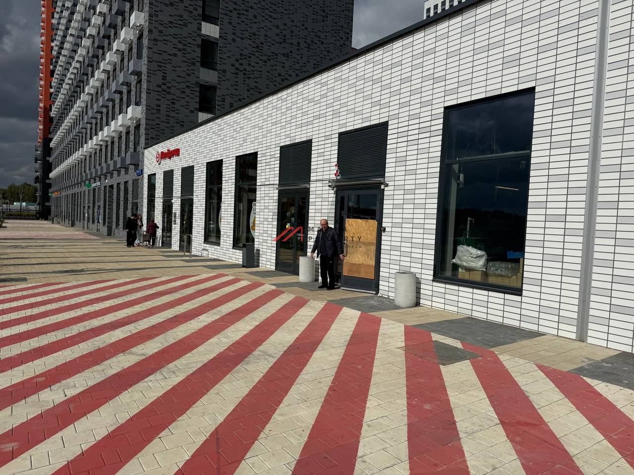 Продажа торгового помещения с супермаркетом Пятерочка