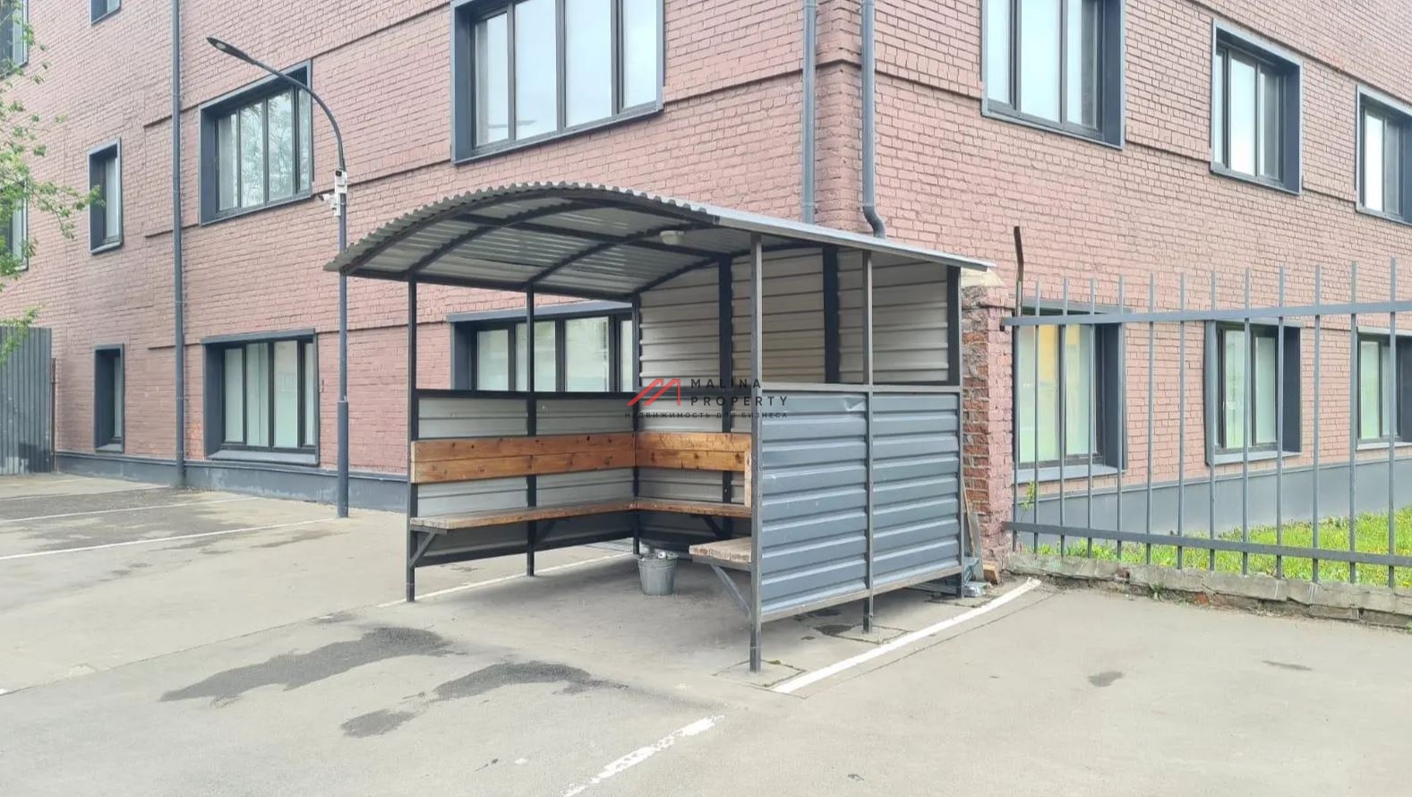 Продажа двух зданий с арендаторами в Москве