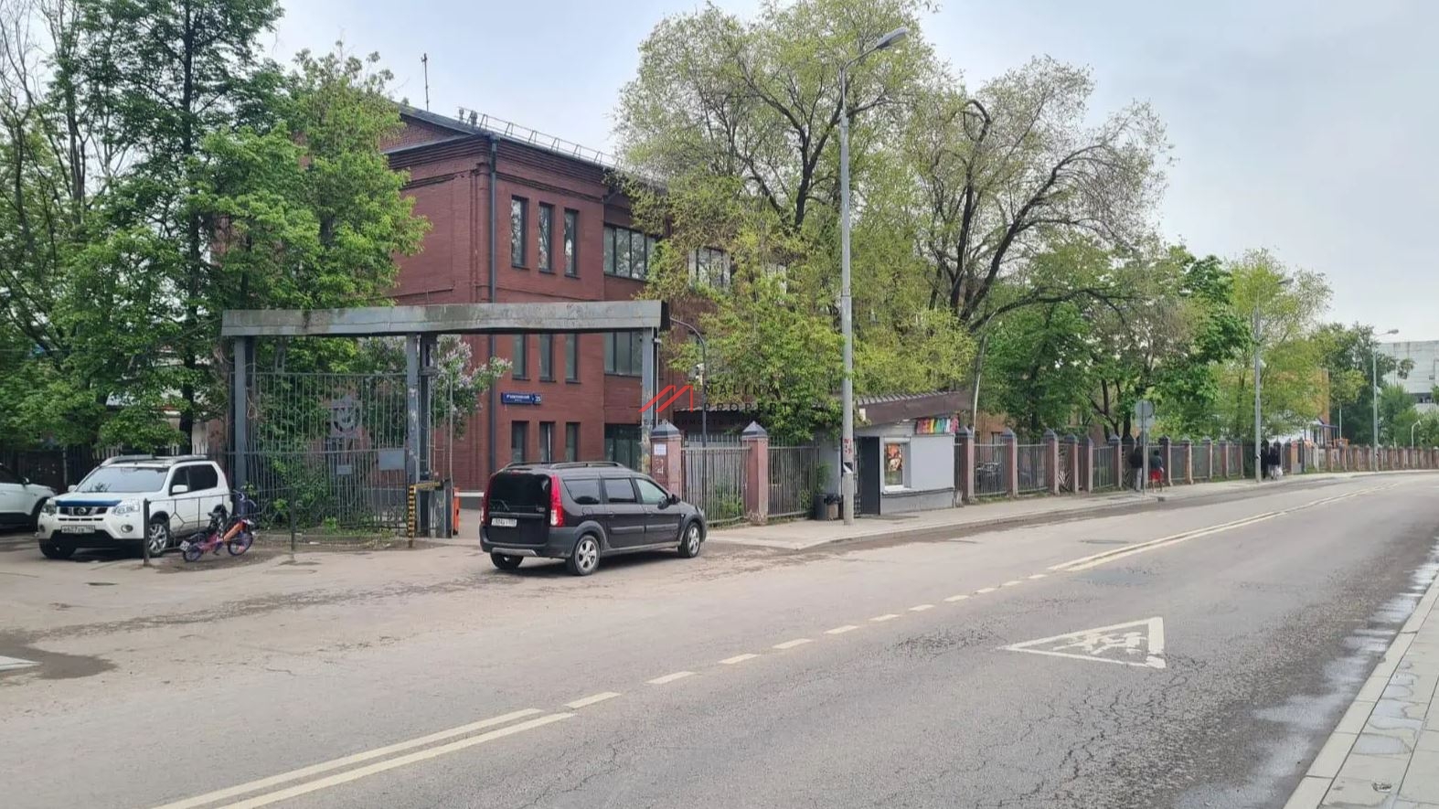 Продажа двух зданий с арендаторами в Москве