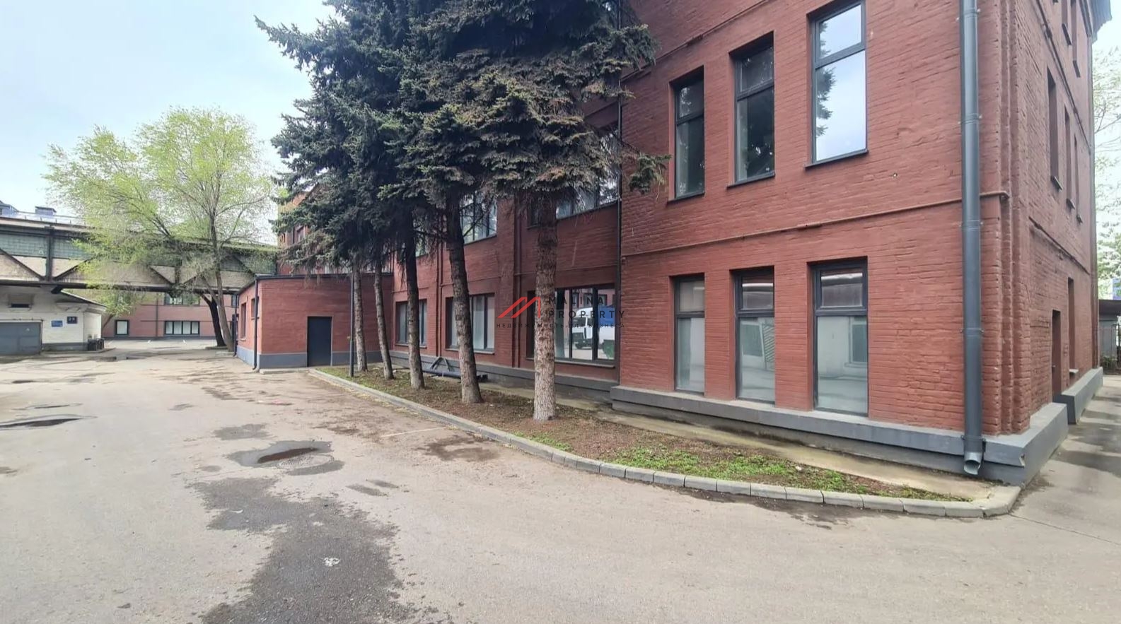 Продажа двух зданий с арендаторами в Москве