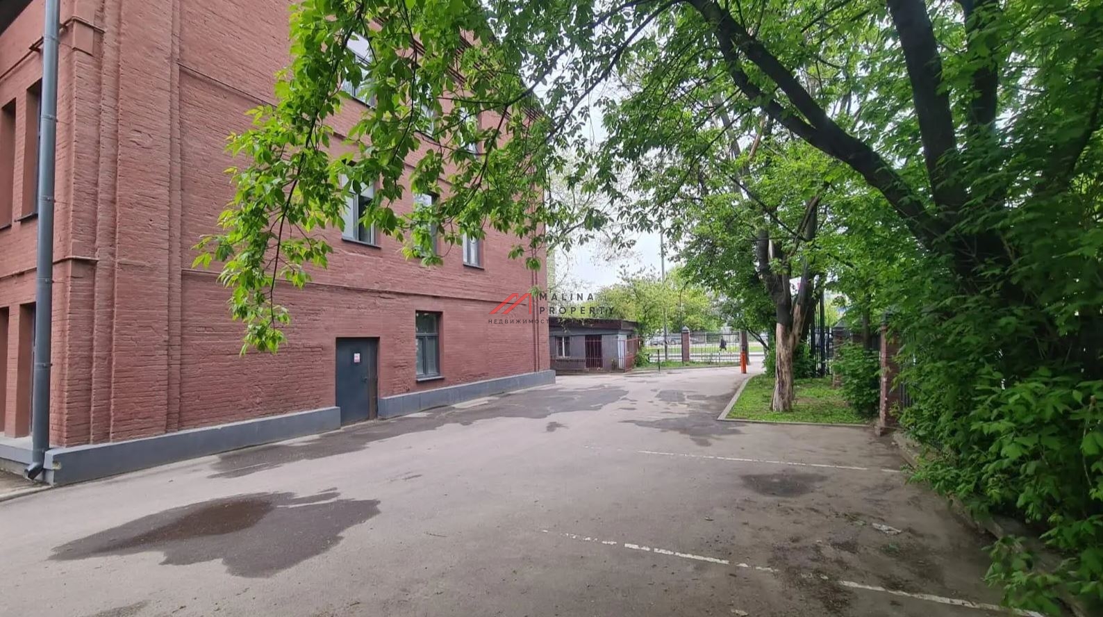 Продажа двух зданий с арендаторами в Москве