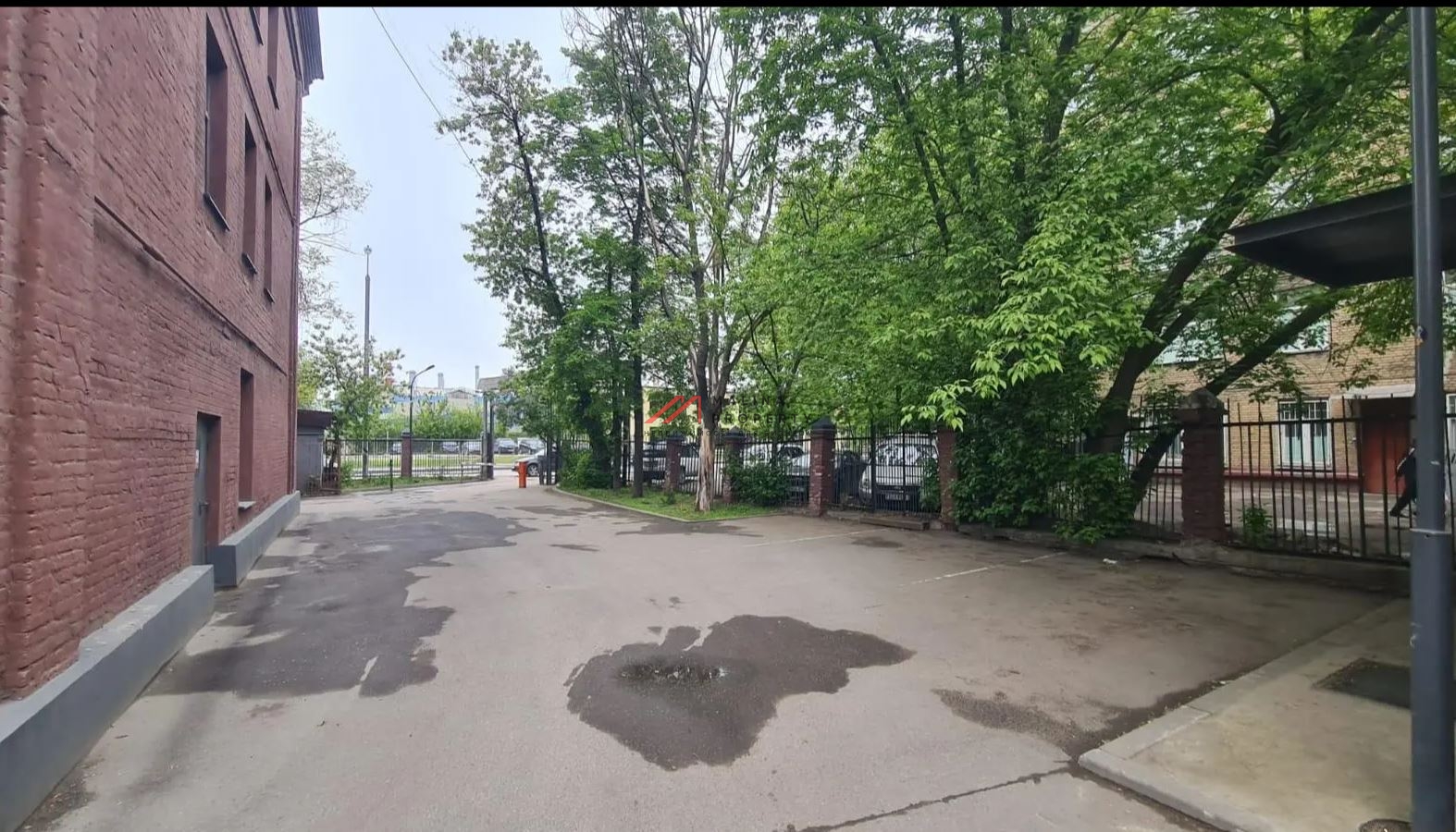 Продажа двух зданий с арендаторами в Москве