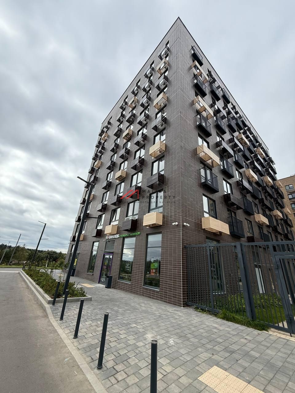 Продажа помещения с арендатором в ЖК "Середневский Лес" 