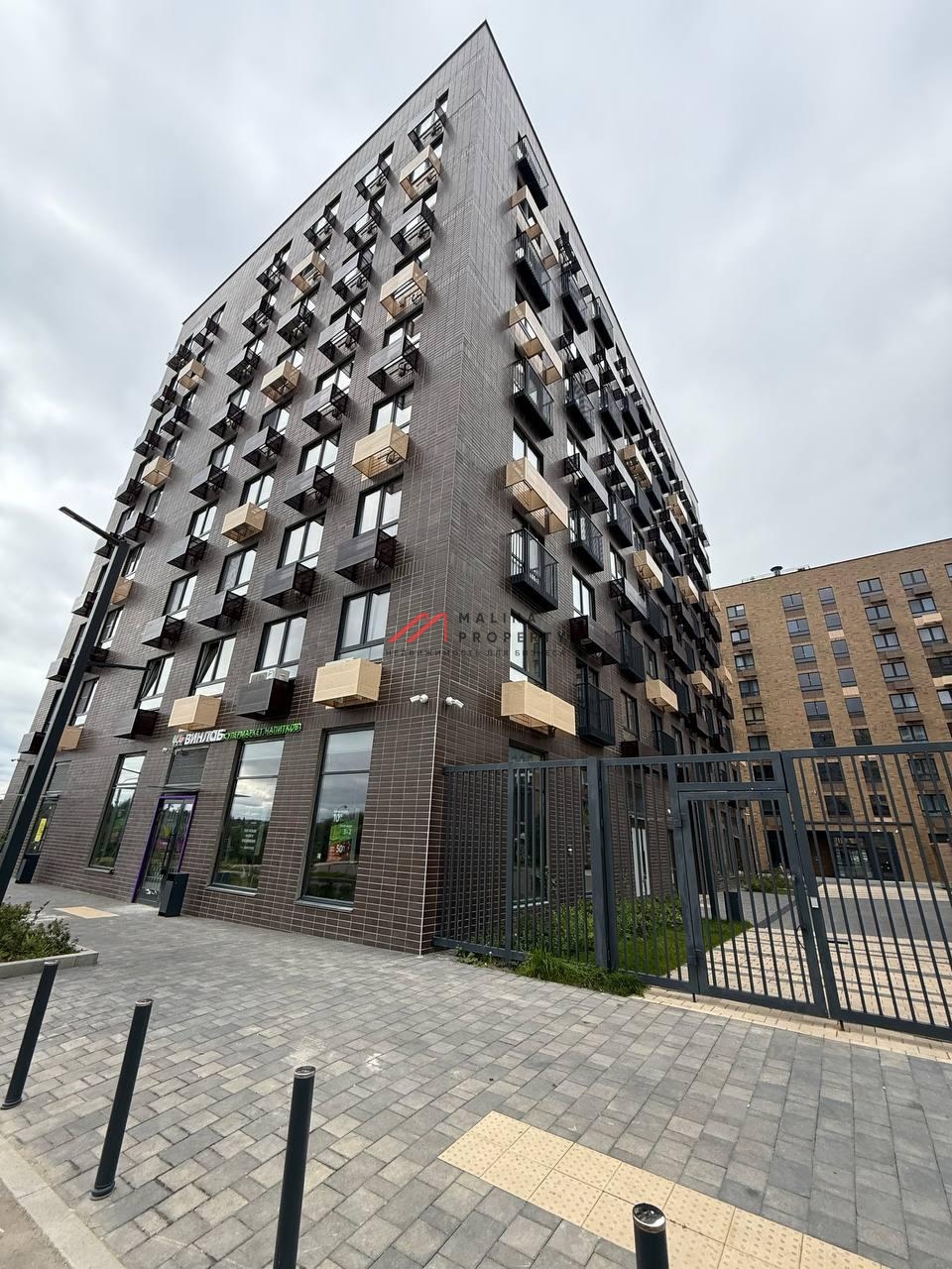 Продажа помещения с арендатором в ЖК "Середневский Лес" 