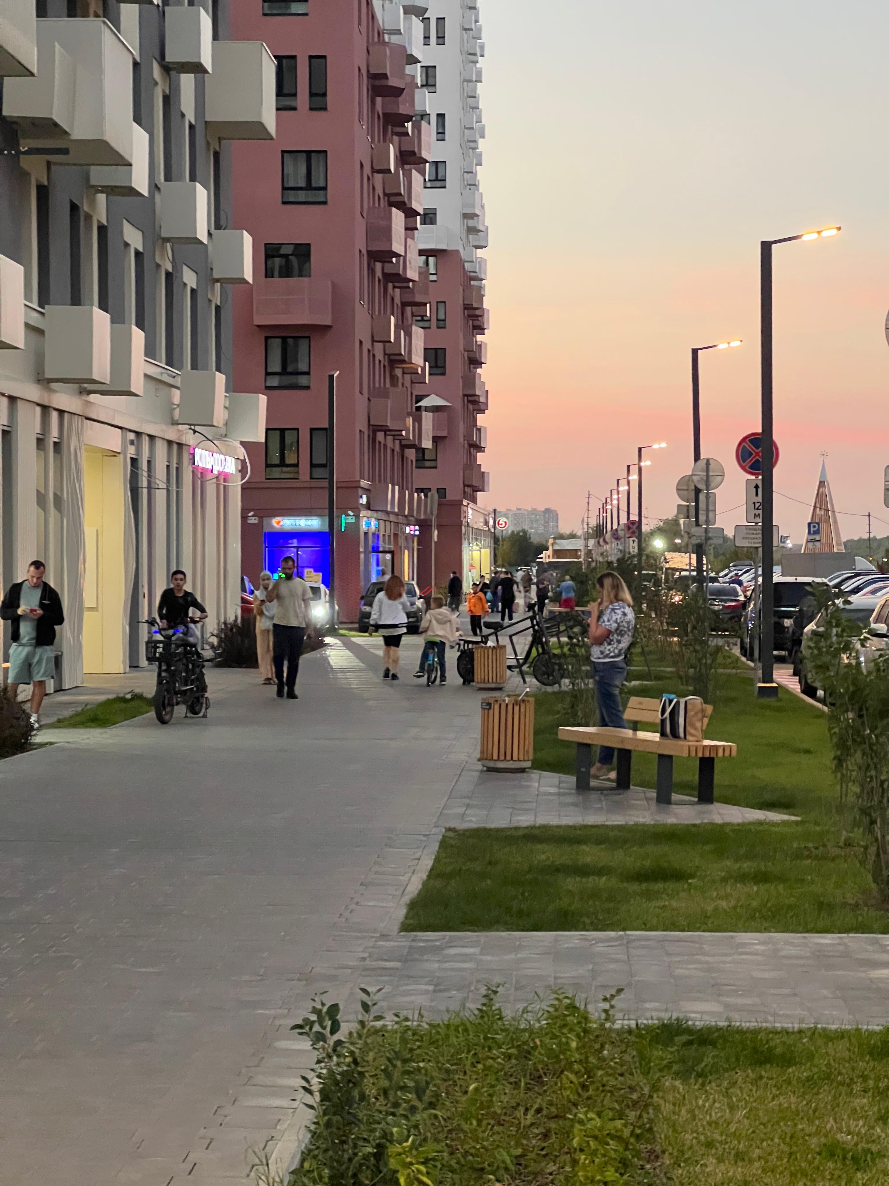 Продажа помещения с арендатором в жилом комплексе "Горки парк" 