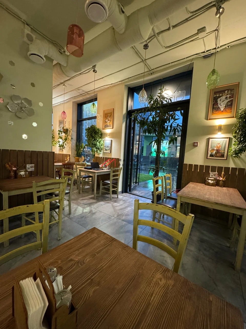 Продажа торгового помещения в ЖК "Level Лесной"