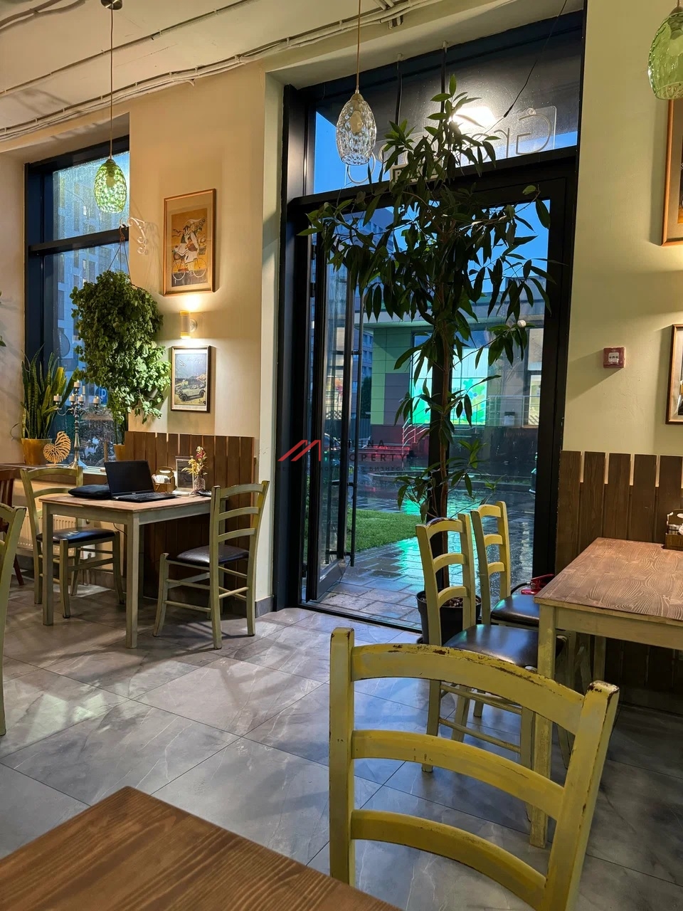 Продажа торгового помещения в ЖК "Level Лесной"