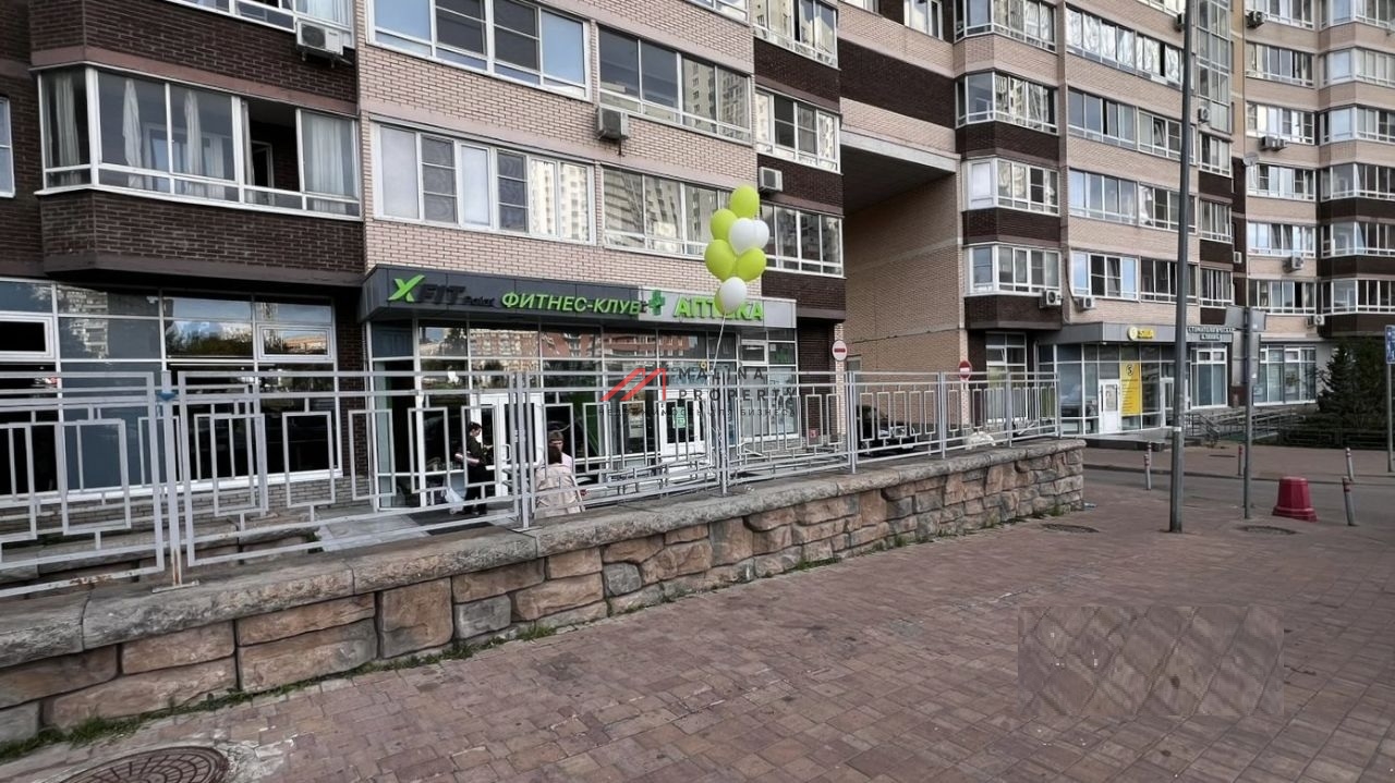 Продажа торгового помещения с арендатором в ЖК "Одинбург" 