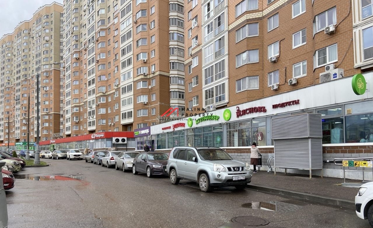 Продажа торгового помещения с арендатором Винлаб