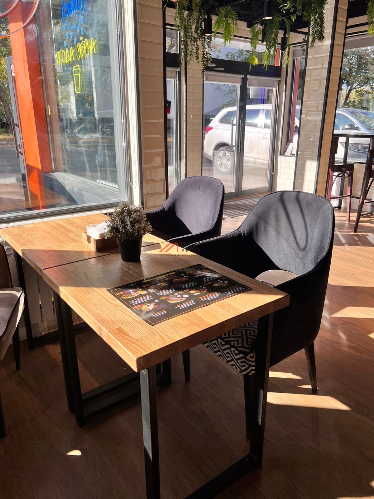 Продажа торгового здания с арендаторами 