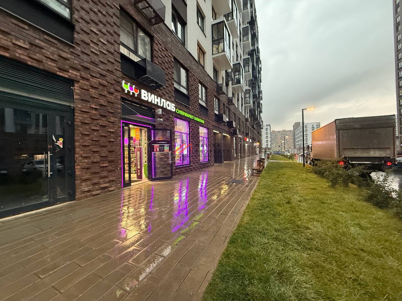 Продажа торгового помещения в ЖК "Пригороде лесное"