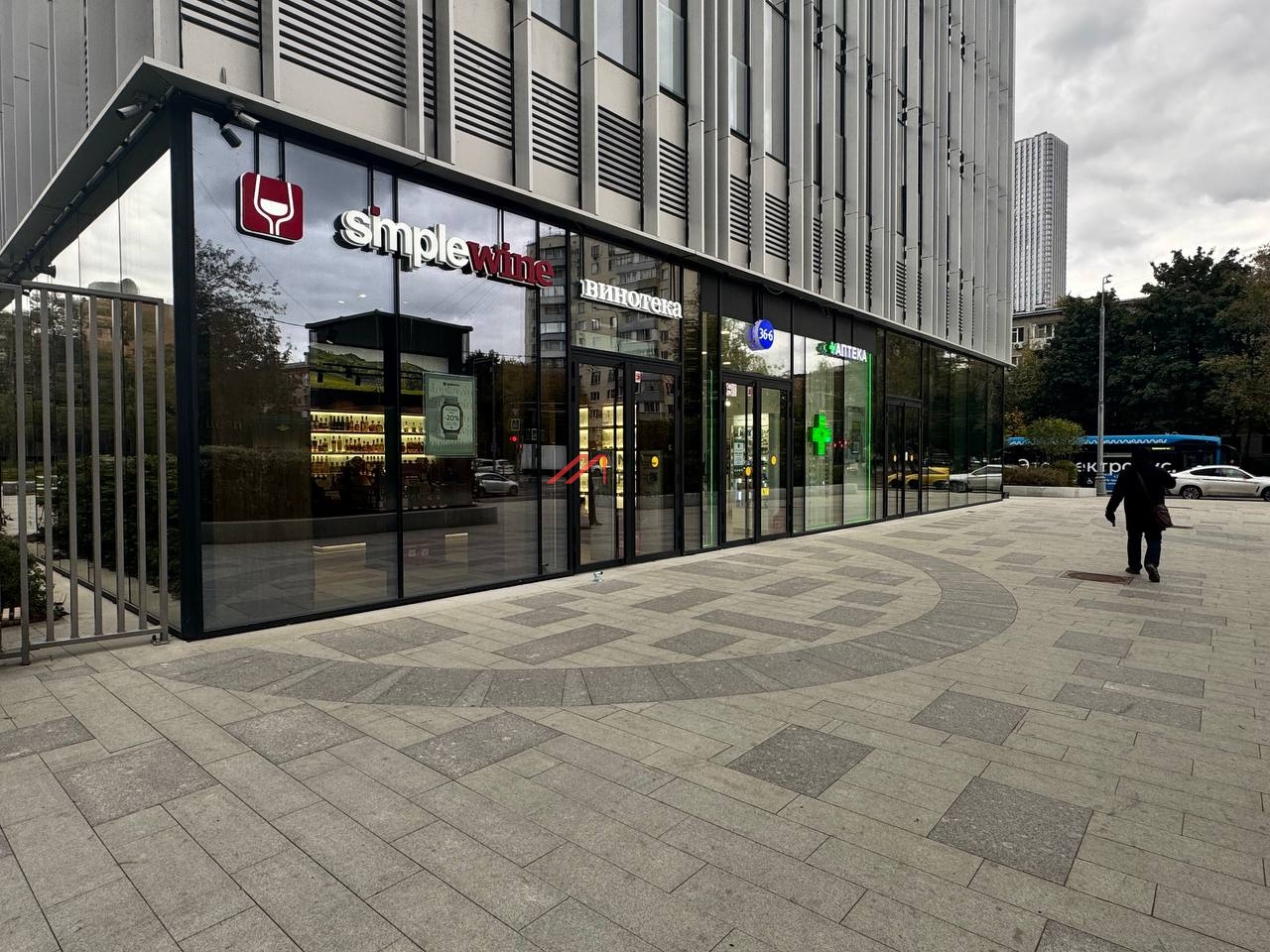 Продажа помещения с арендатором аптека "36/6" в ЖК "Symphony34" 