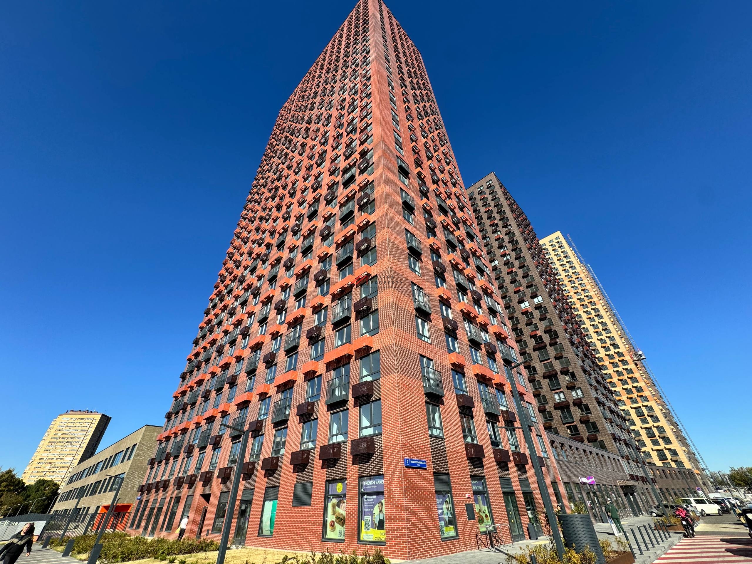 Помещение у метро  в  ЖК 1-й Дубровский с арендатором Ozon и Wildberries