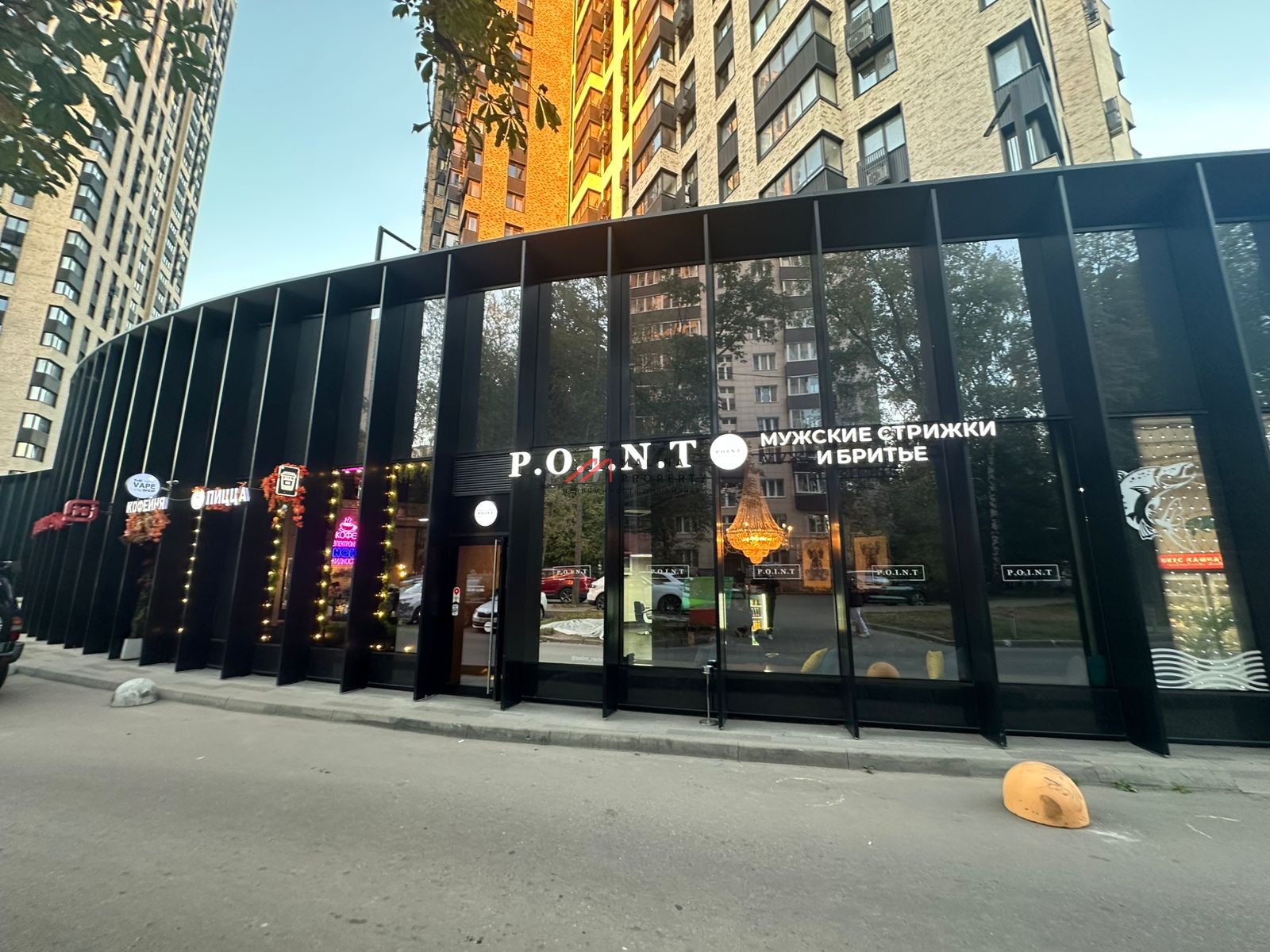 Продажа помещения с арендаторами в ЖК "Фестиваль парк" 