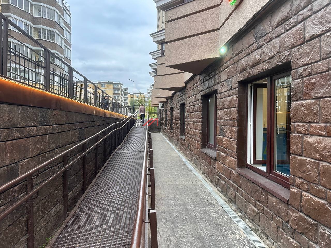 Продажа торгового помещения с супермаркетом Дикси