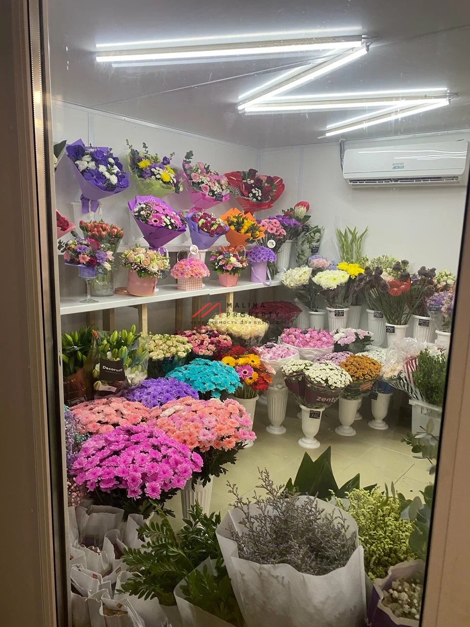 Продажа торгового помещения с арендатором в ЖК "Спутник" 