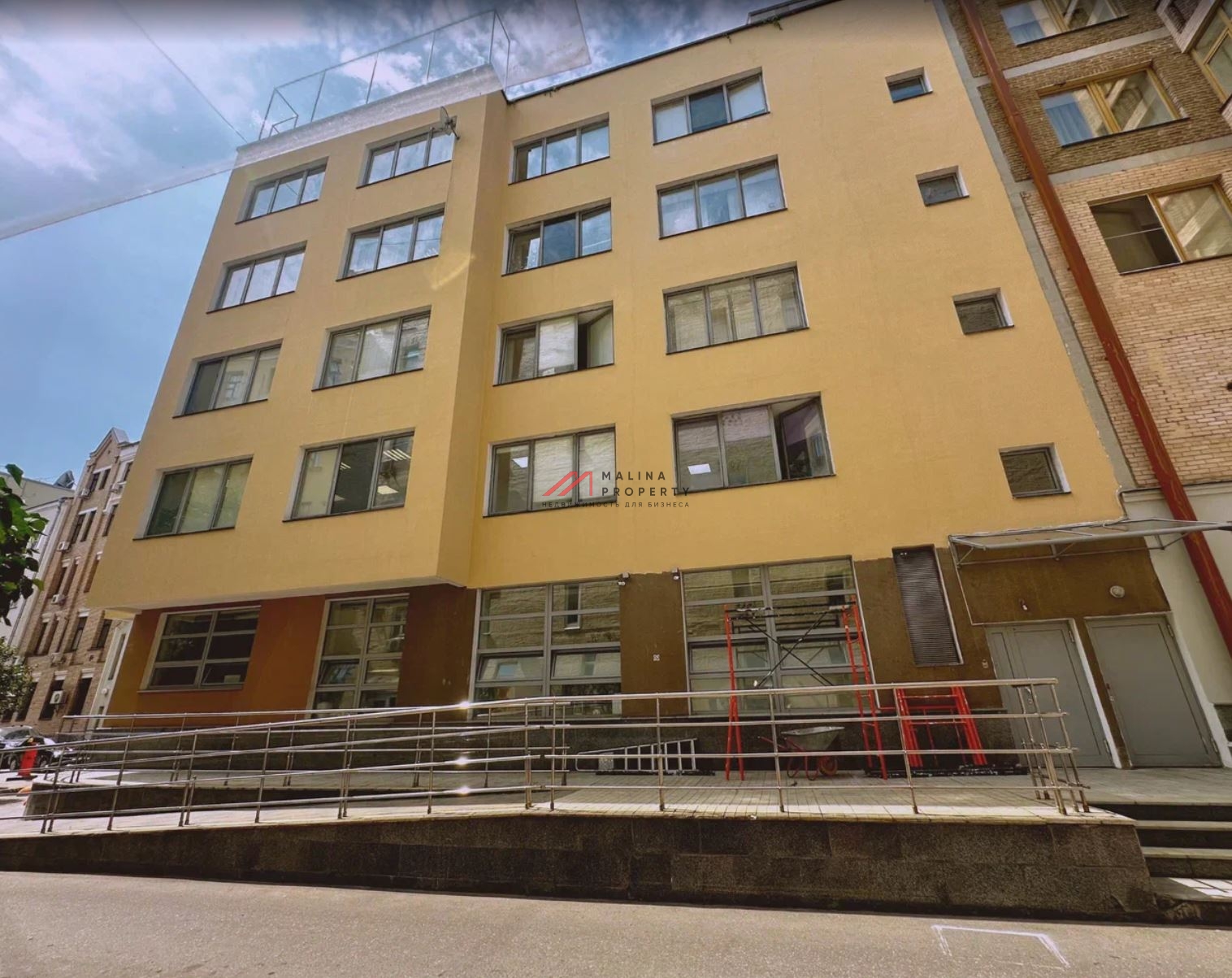 Продажа бизнес центра в Филипповском переулке