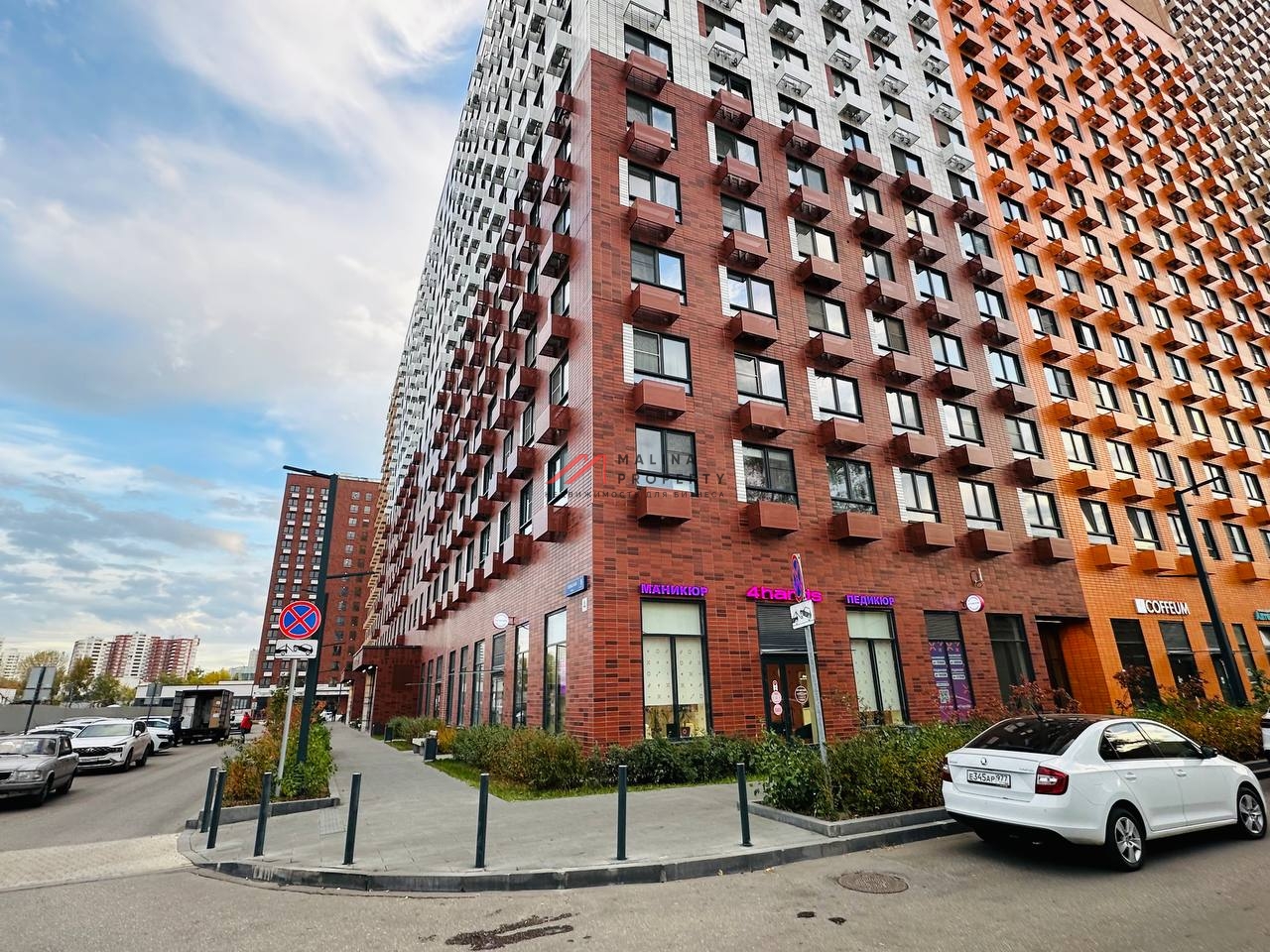 Продажа помещения с арендатором салон красоты 4hands