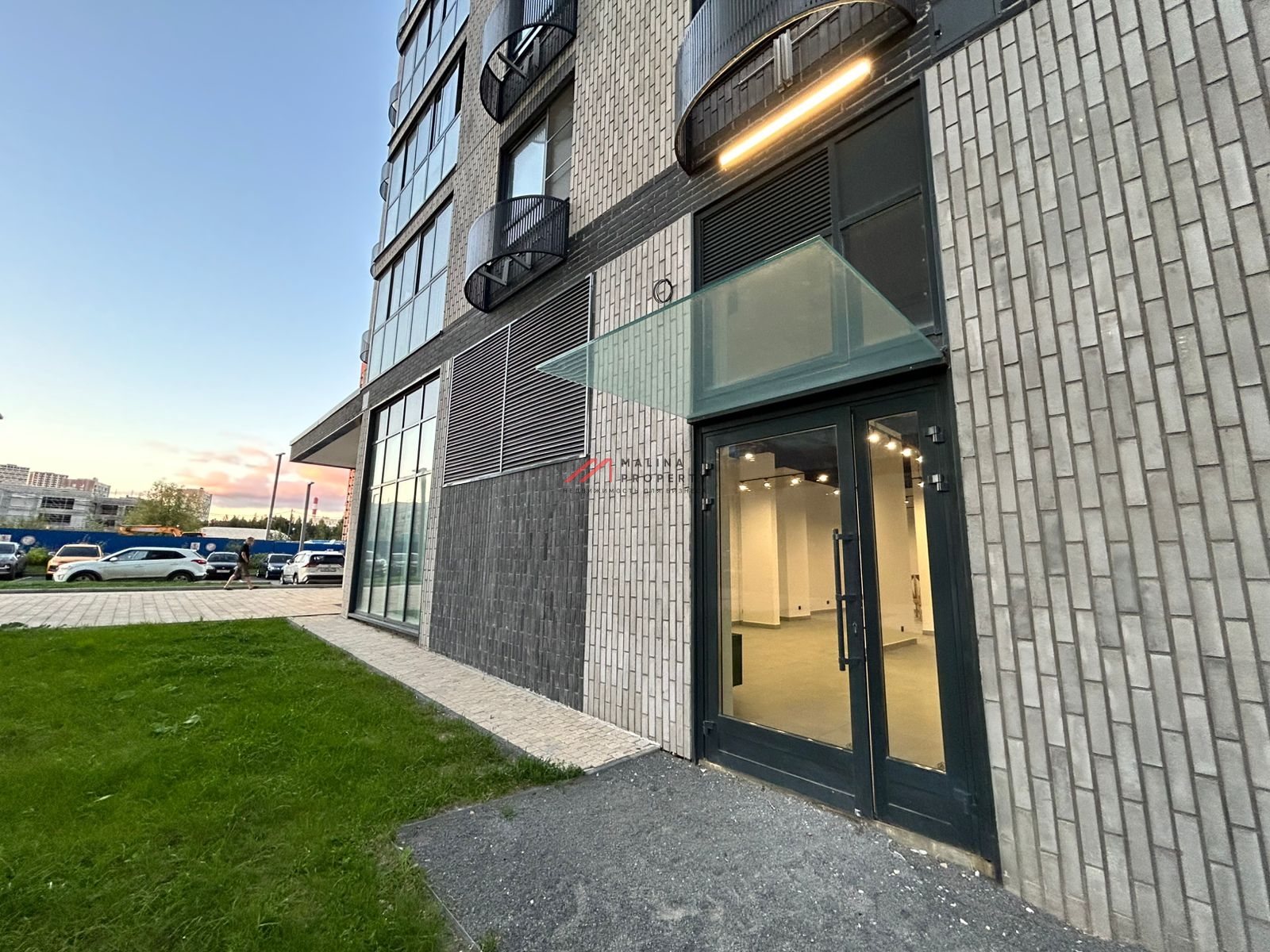 Продажа нежилого помещения на Сиреневом бульваре