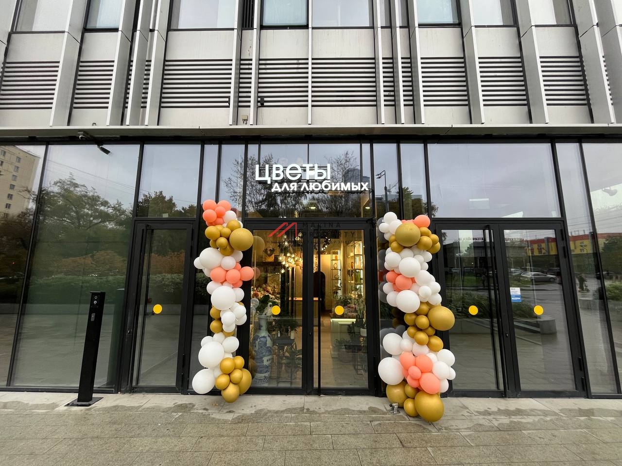 Продажа помещения с арендатором цветы в ЖК "Symphony34" 