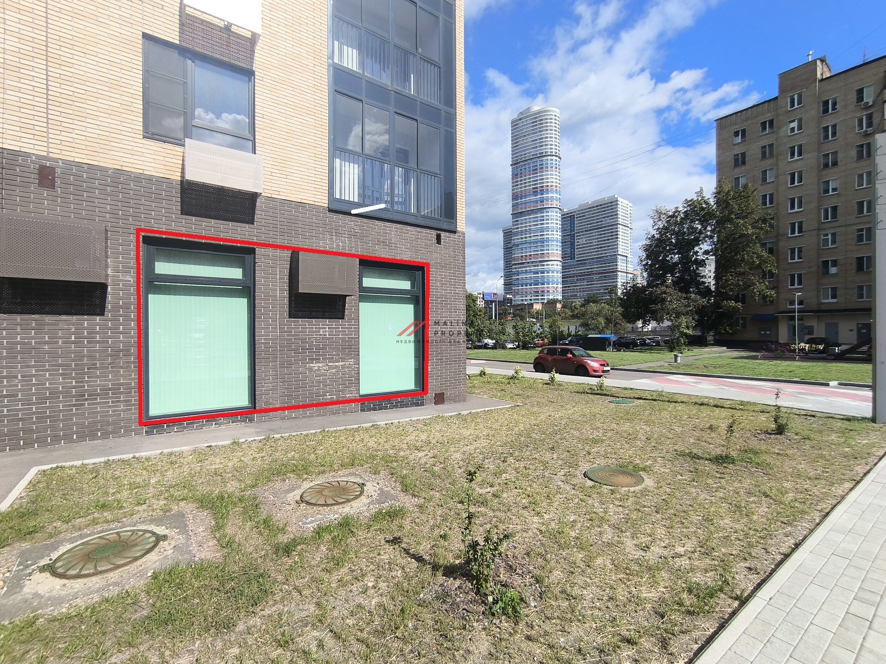 Продажа торгового помещения в новом доме