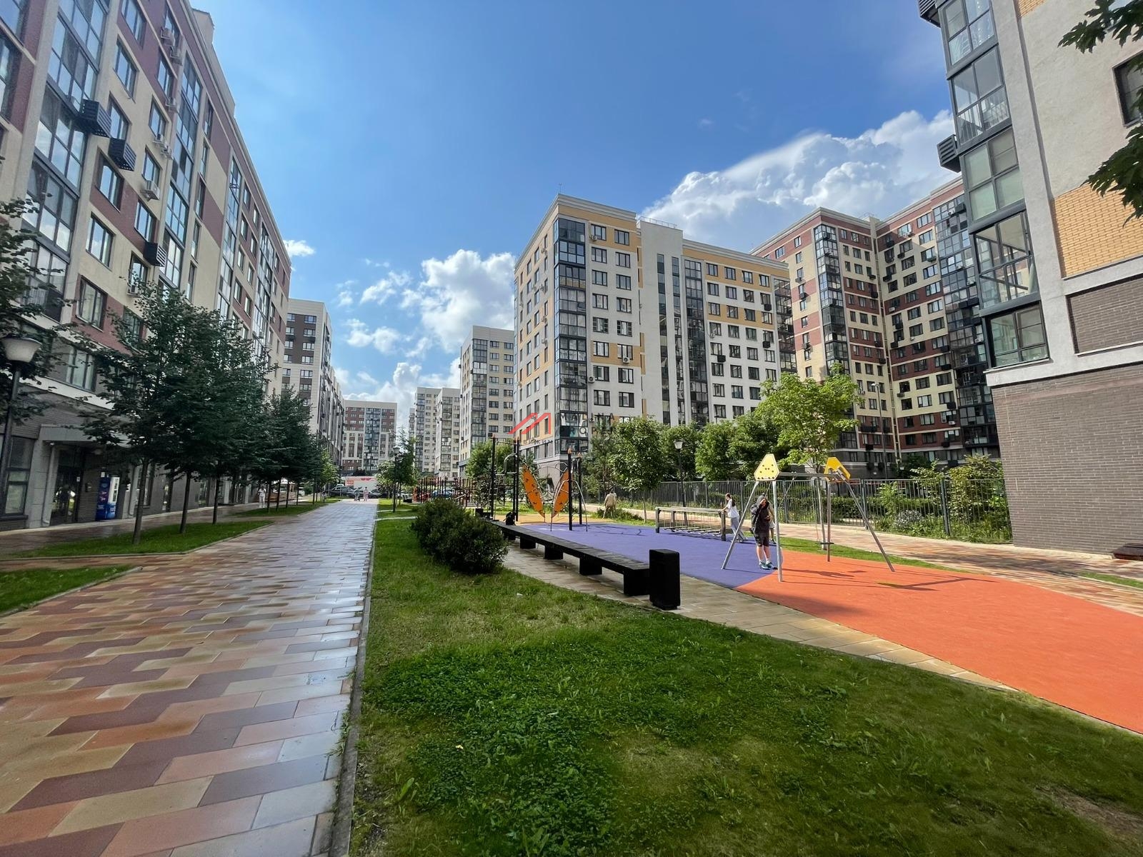 Продажа торгового помещения в ЖК "Испанские кварталы" 