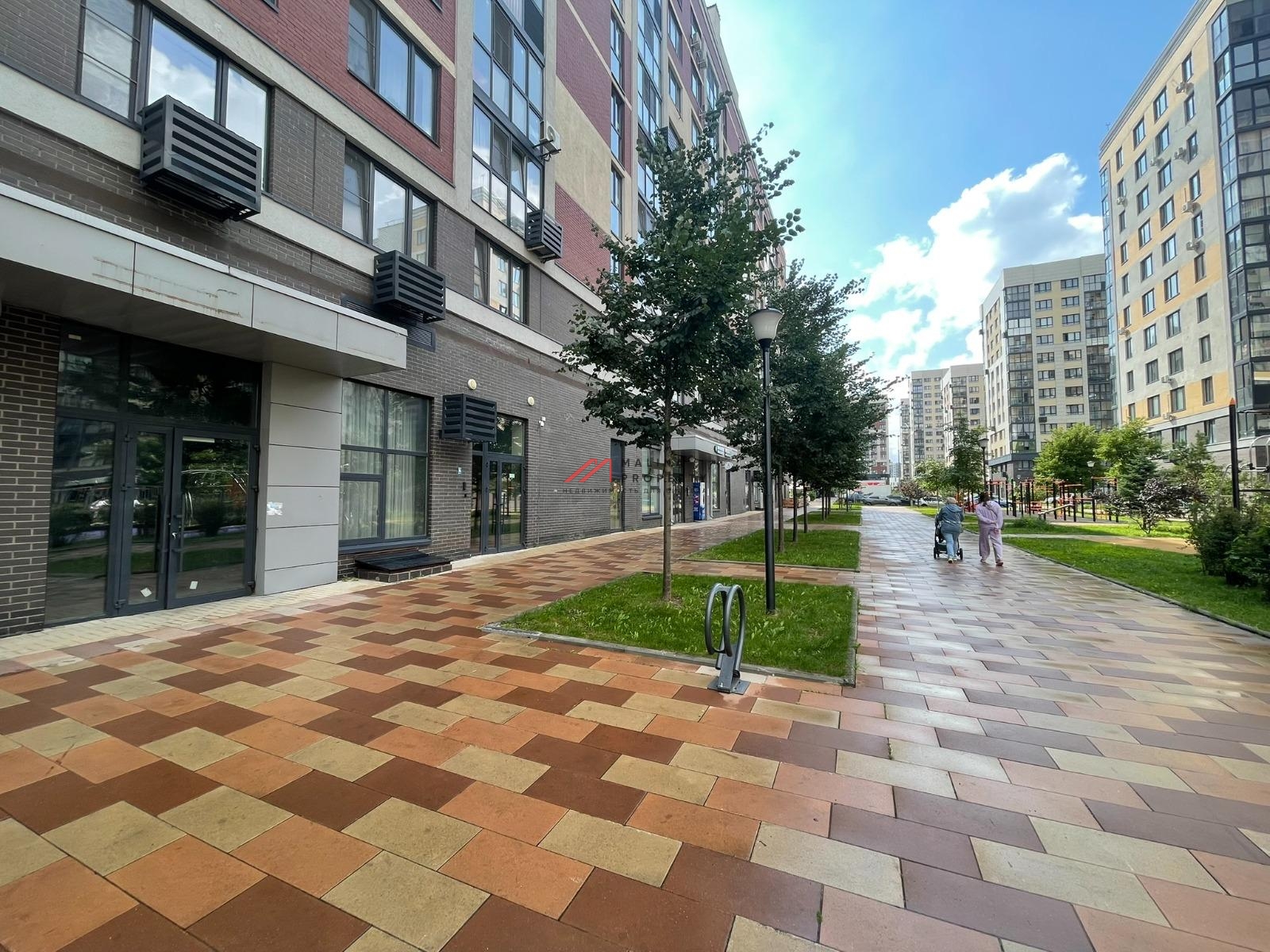 Продажа торгового помещения в ЖК "Испанские кварталы" 