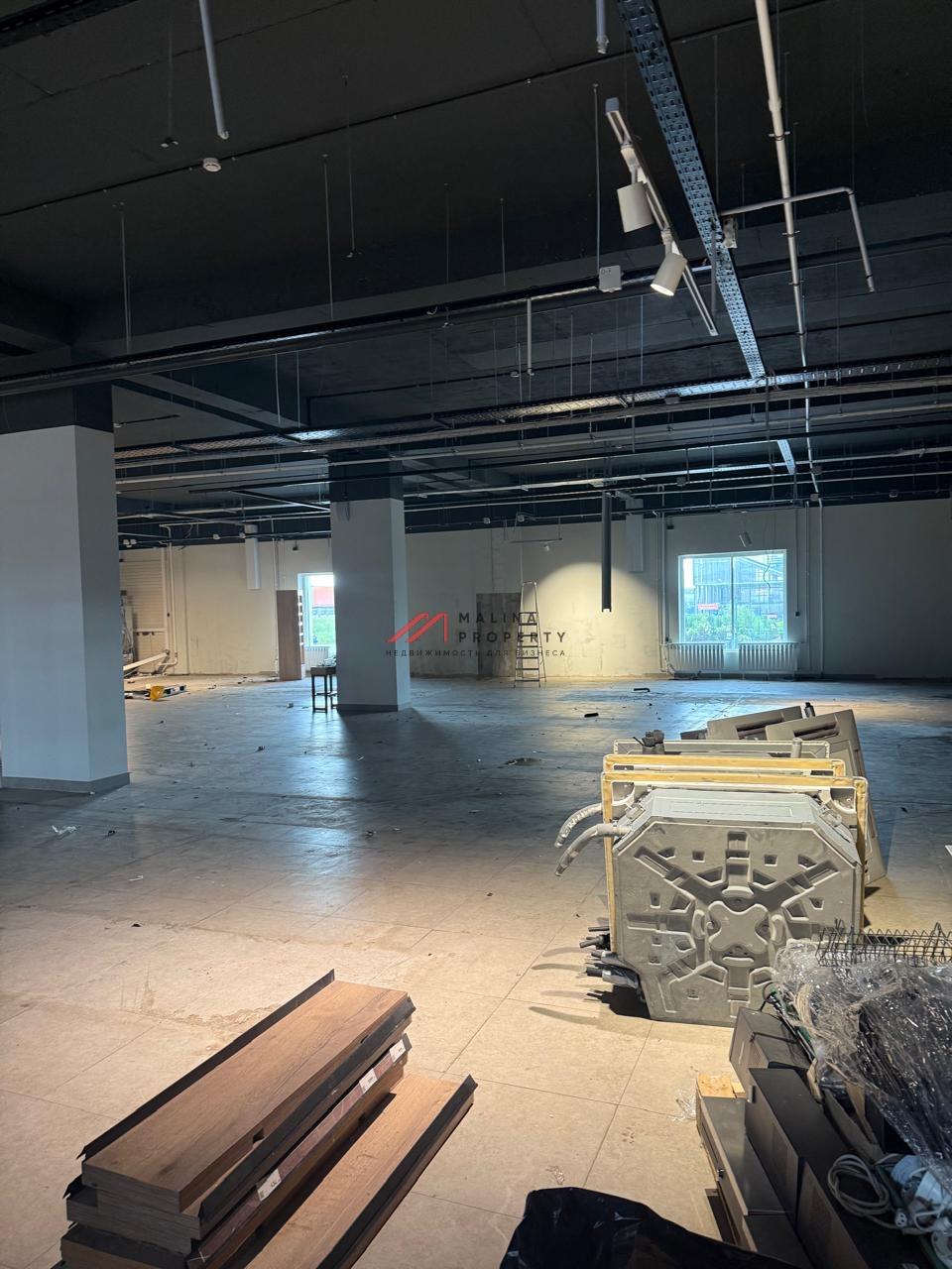 Аренда здания на трассе М-2 Крым