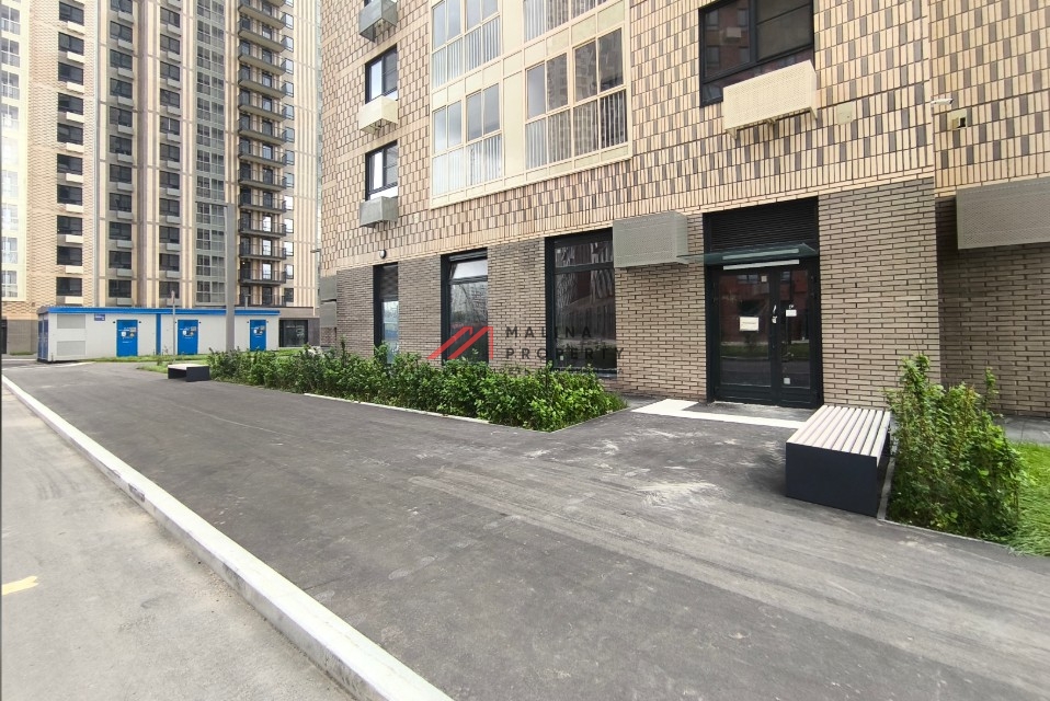 Продажа торгового помещения в новом доме