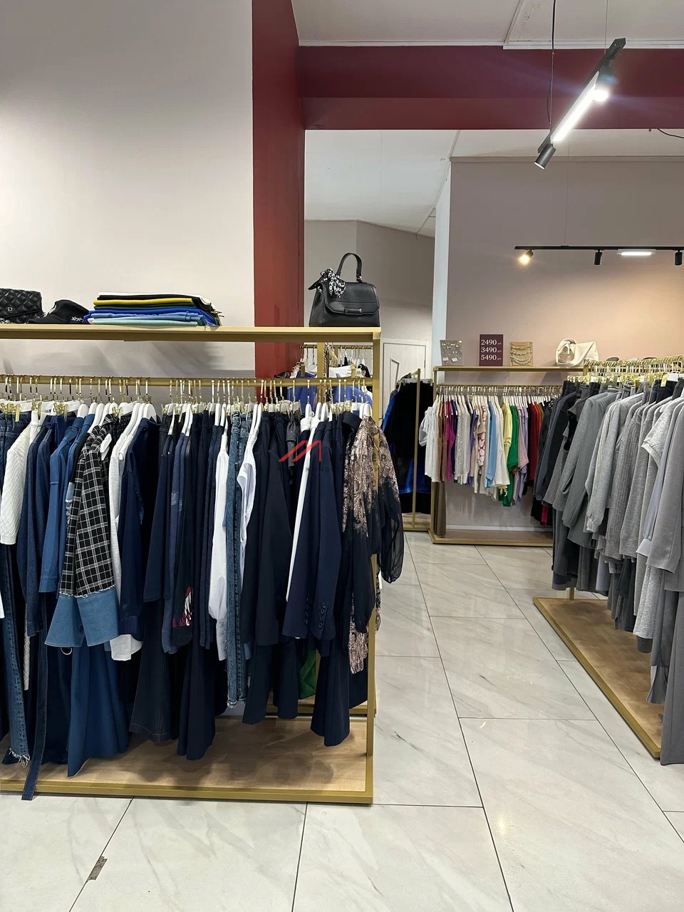 Продажа торгового помещения с арендаторами на Казакова 