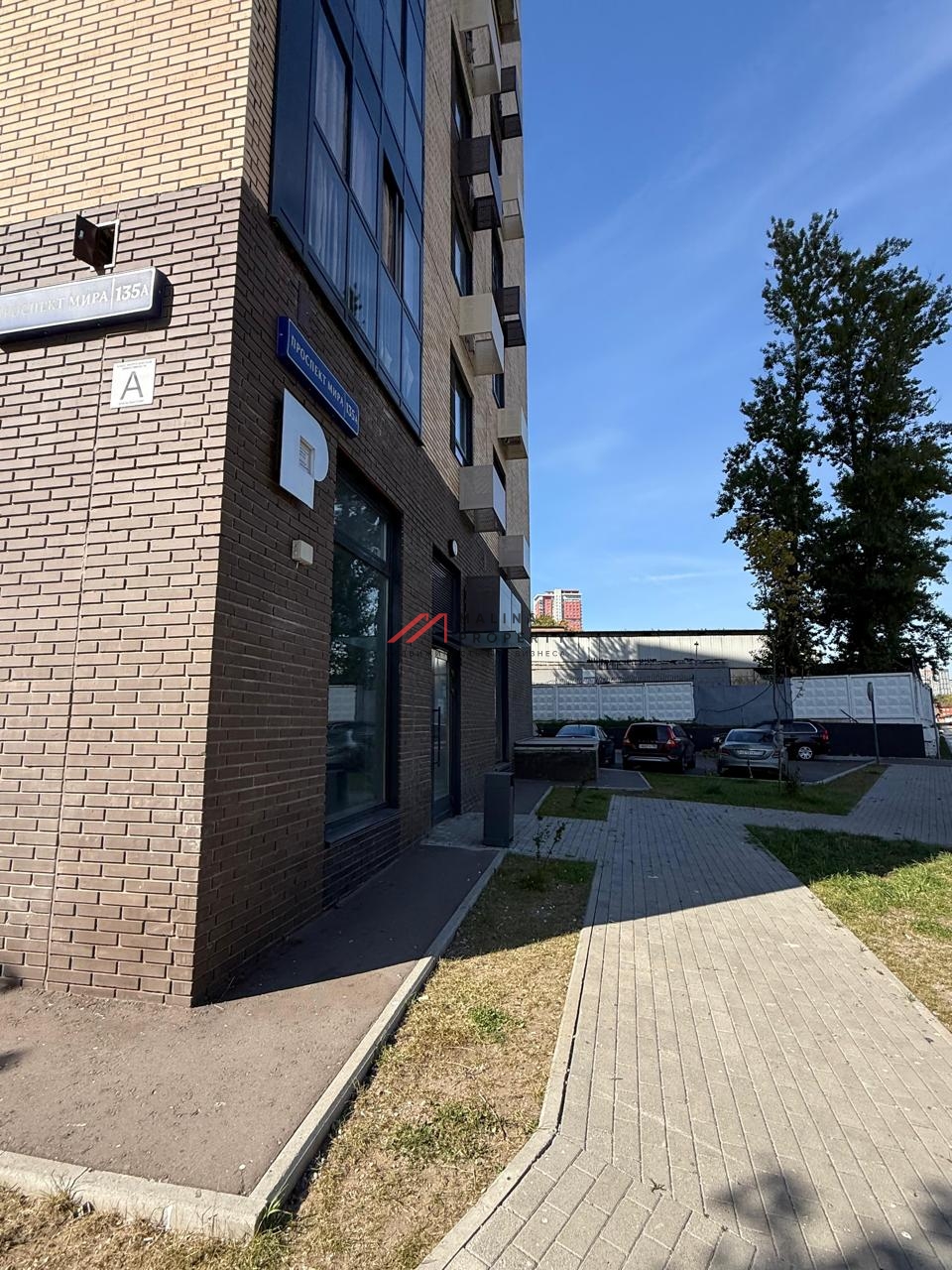 Продажа торгового помещения в новом доме