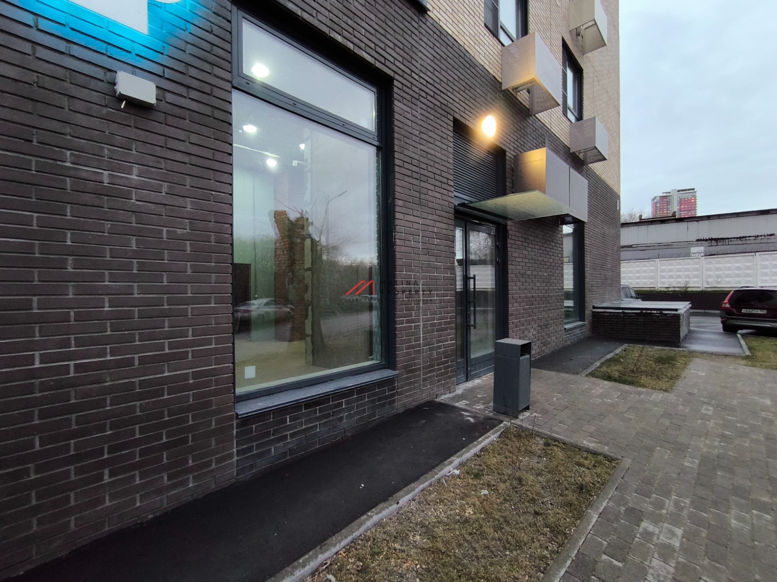 Продажа торгового помещения в новом доме