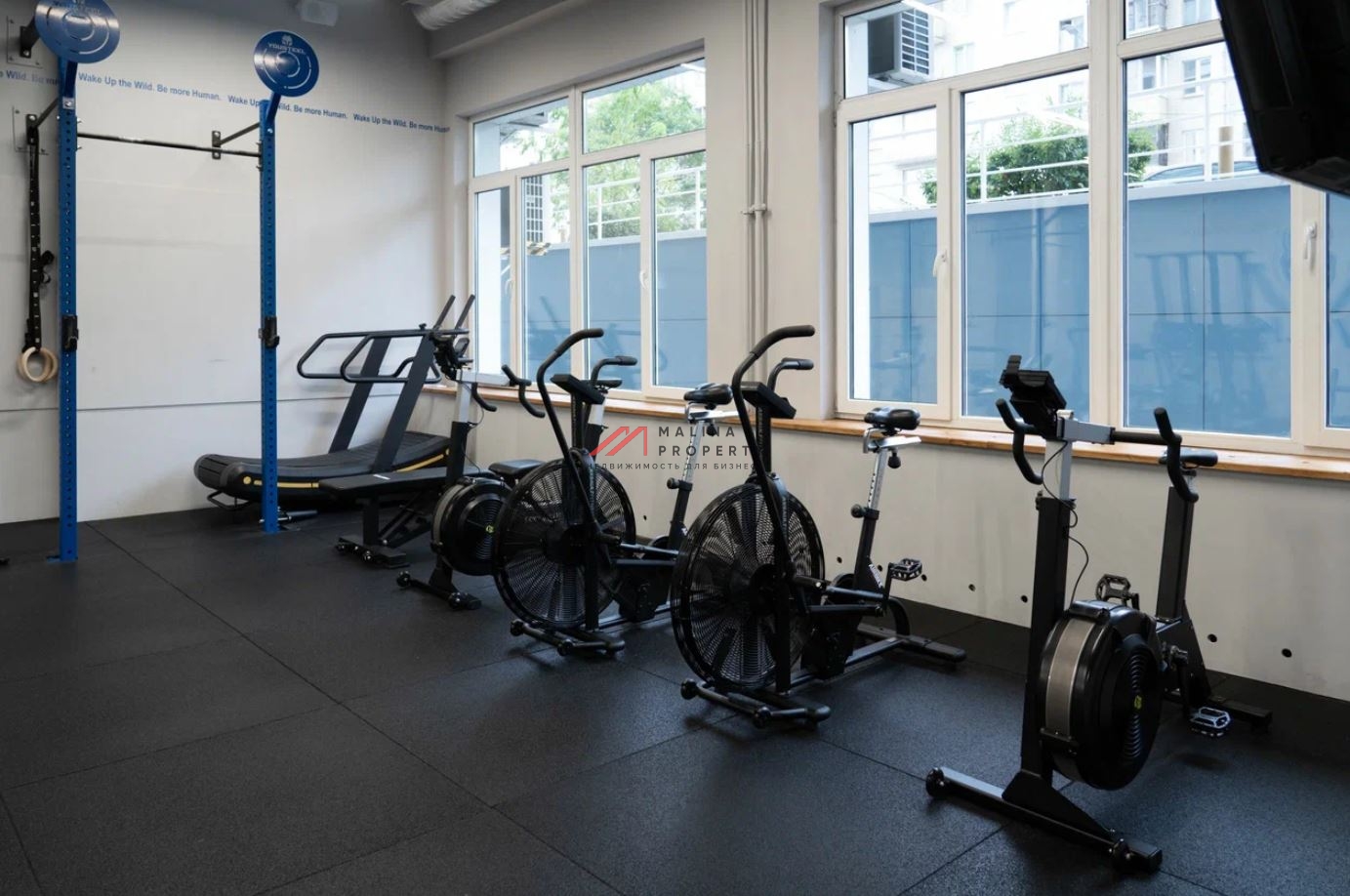 Продажа торгового помещения с арендатором у м. Аэропорт