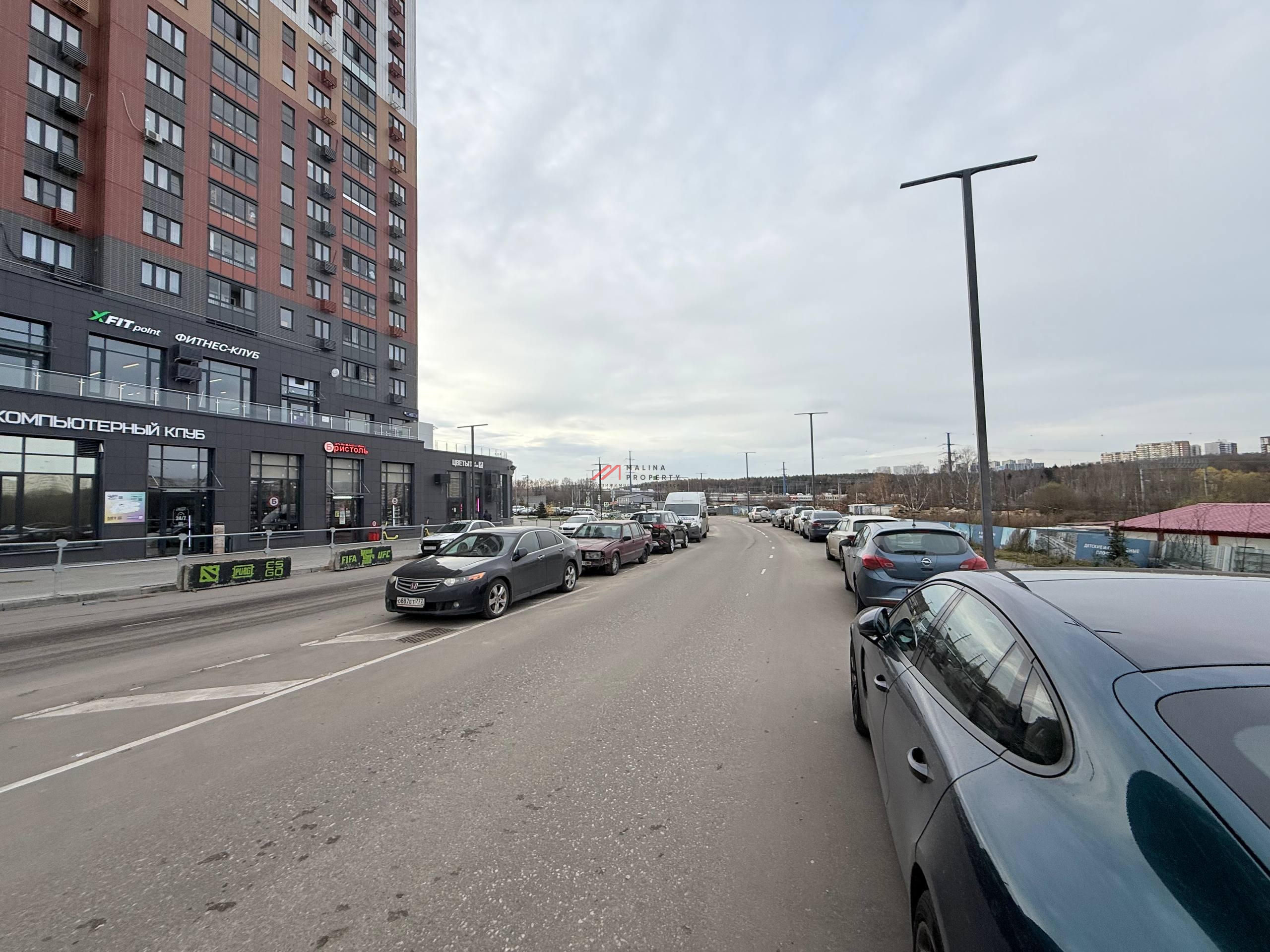 Продажа торгового помещения  в жилом комплексе Южная Битца