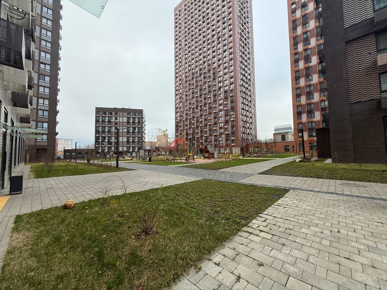 Продажа нежилого помещения в ЖК "Ютаново"