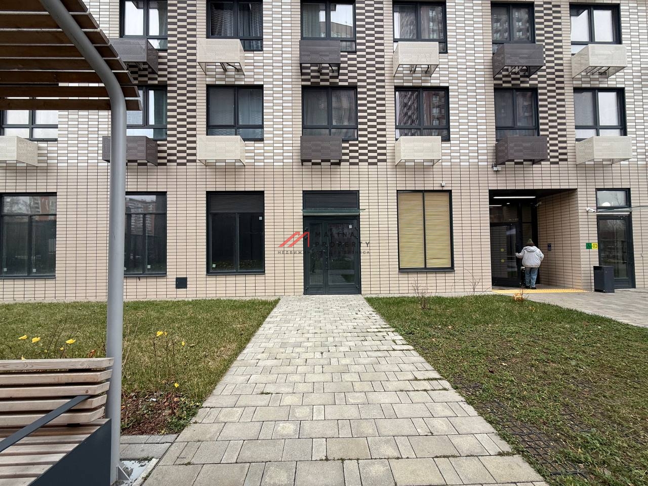 Продажа нежилого помещения в ЖК "Ютаново"