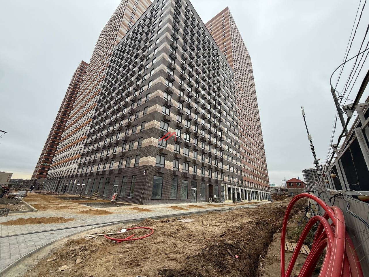 Продажа торгового помещения в ЖК "Сигнальный 16" (1-я линия)