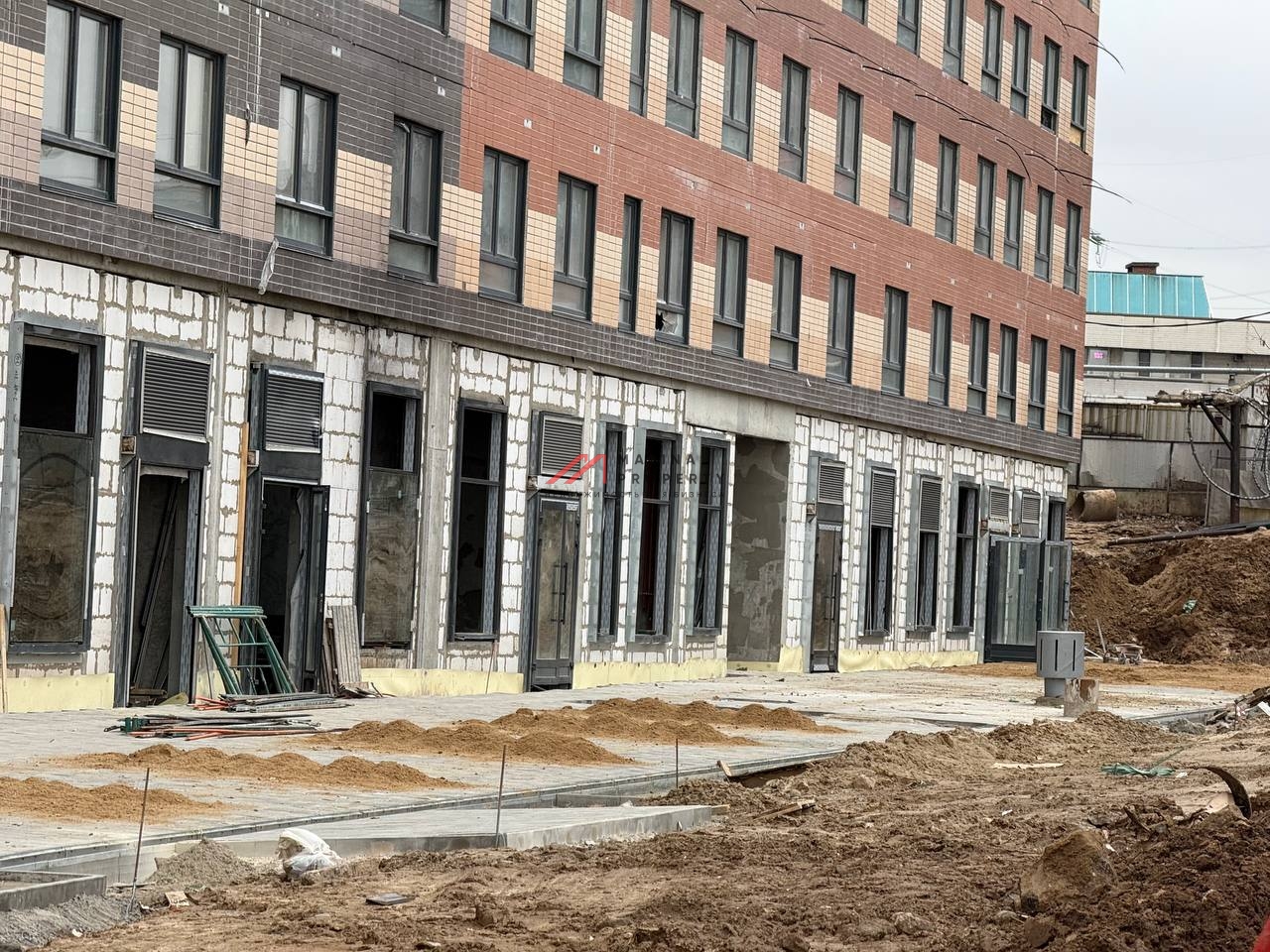 Продажа торгового помещения в ЖК "Сигнальный 16" (1-я линия)