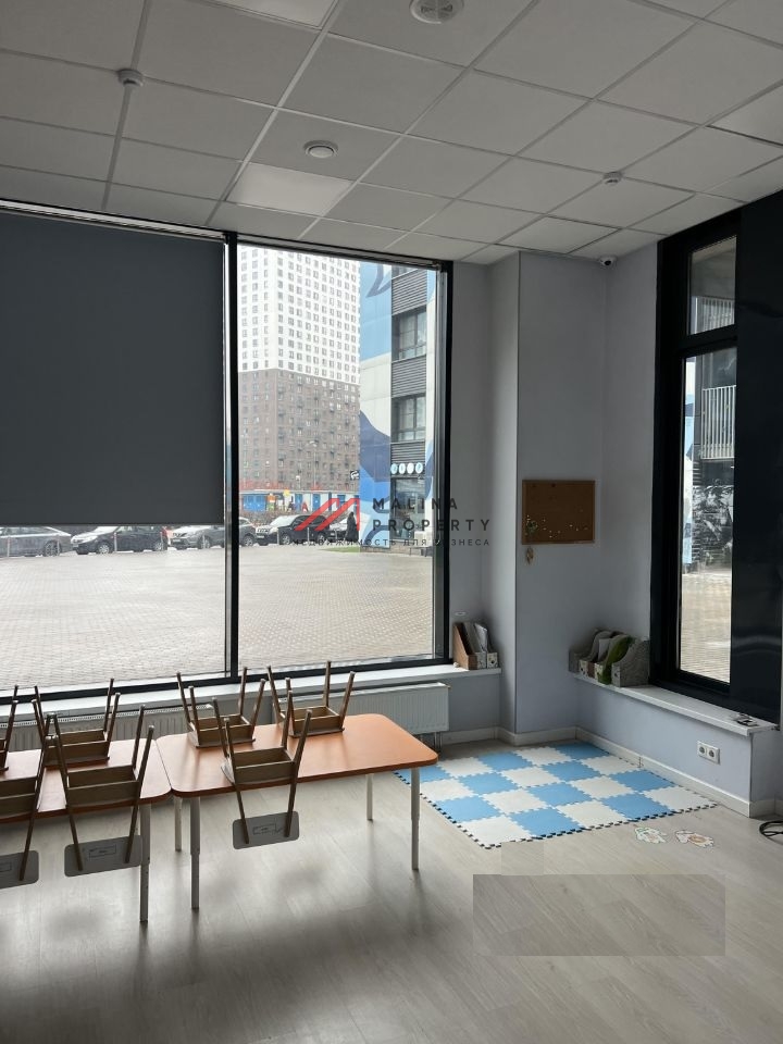 Аренда торгового помещения в ЖК "Эталон-Сити" 