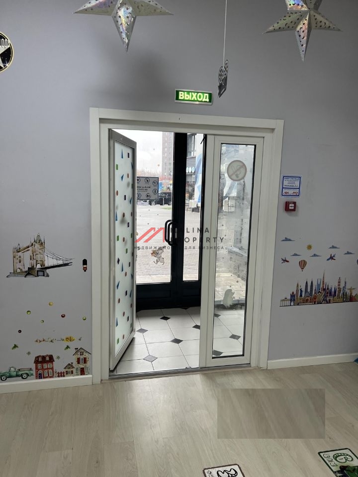 Аренда торгового помещения в ЖК "Эталон-Сити" 