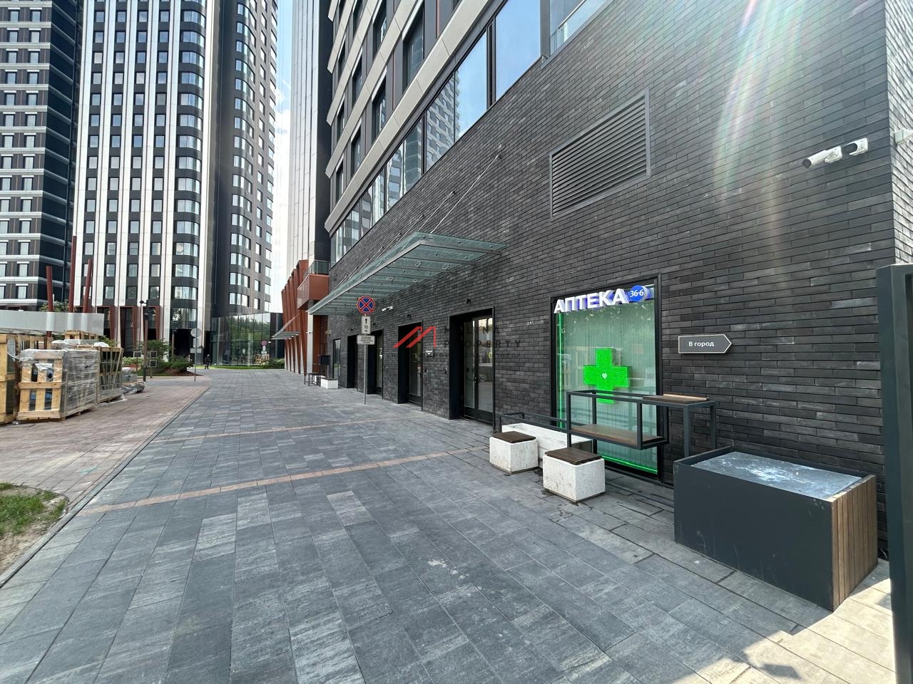 Продажа помещения с арендатором аптека "36,6" в ЖК "Режиссёр"