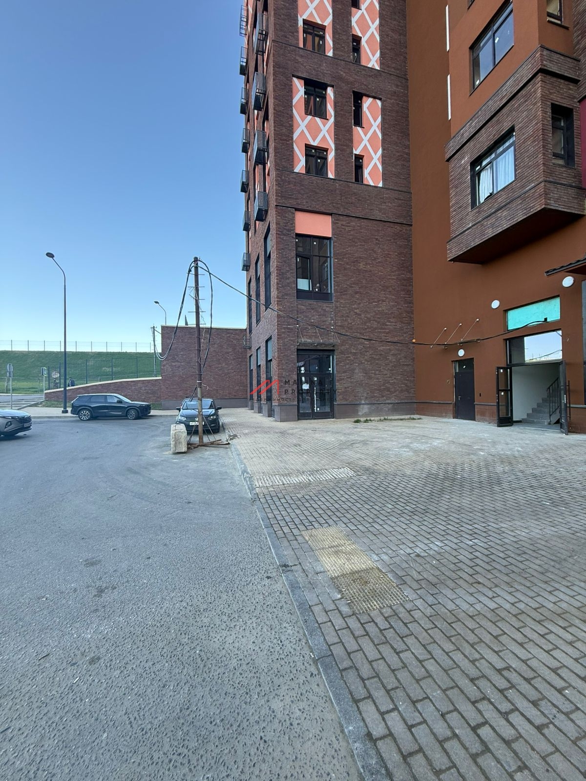 Продажа торгового помещения в ЖК "Римский"