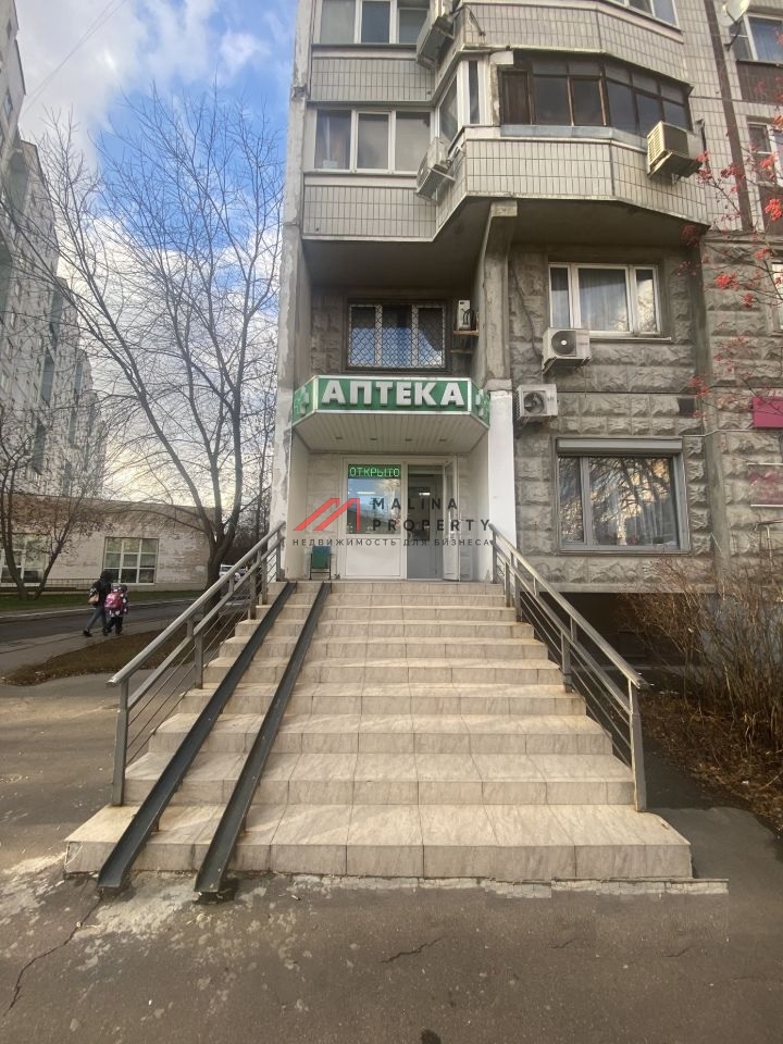 Продажа торгового помещения в районе Отрадное 