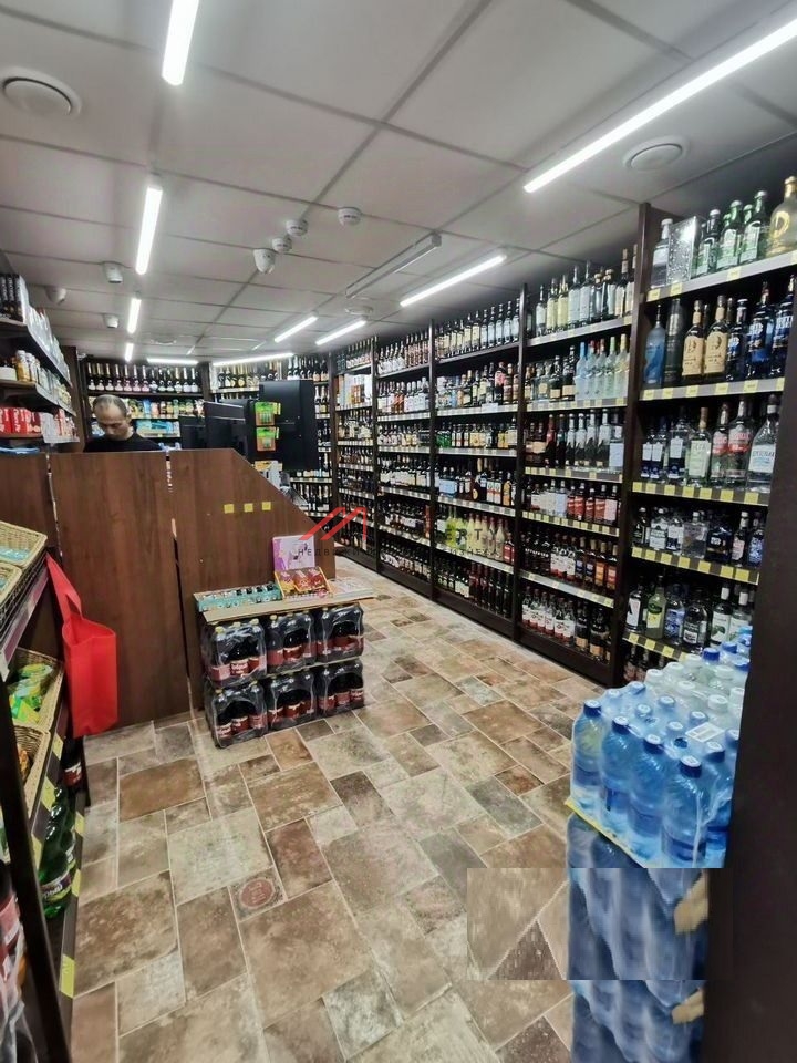 Продажа помещения с арендатором Красное и Белое