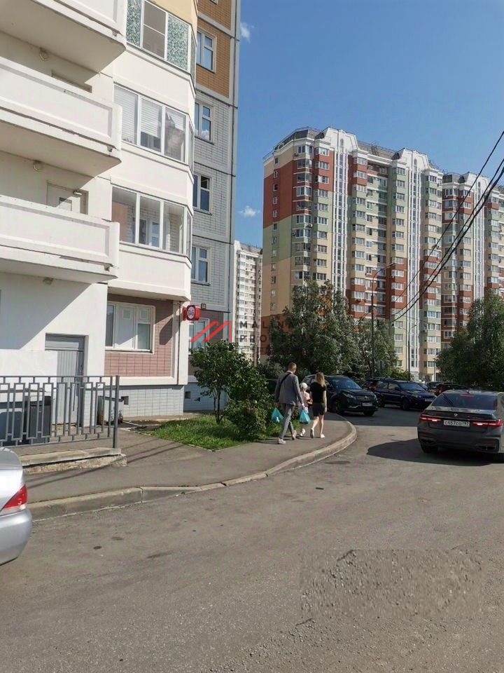 Продажа помещения с арендатором Красное и Белое