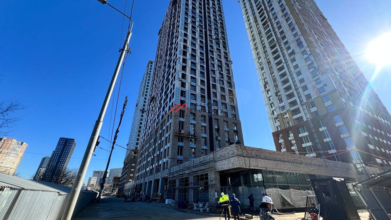 Аренда торгового помещения в ЖК "EVER-2" на 1-й линии